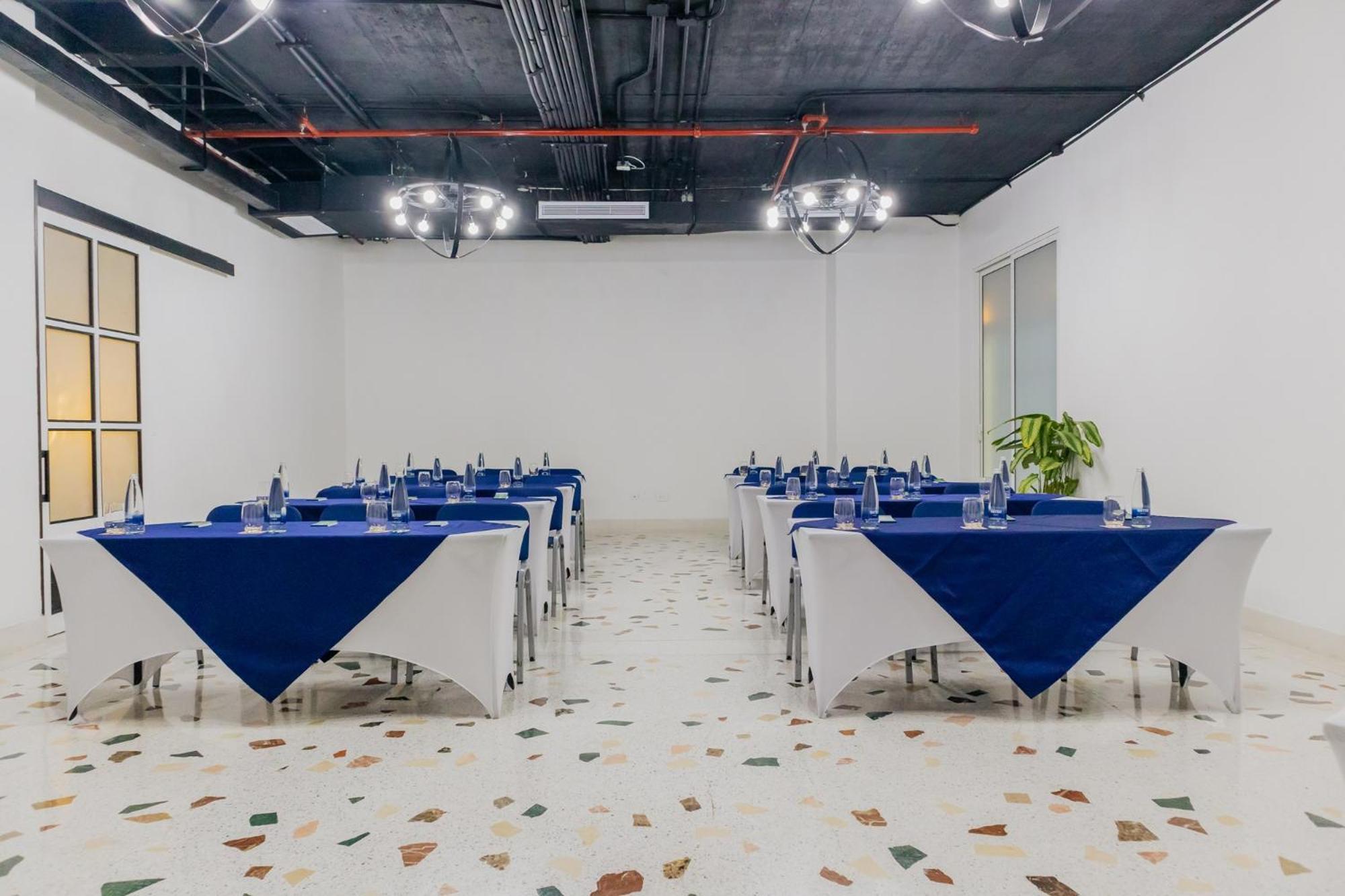 Отель Faranda Collection Barranquilla, A Member Of Radisson Individuals Барранкилья Экстерьер фото Meeting room