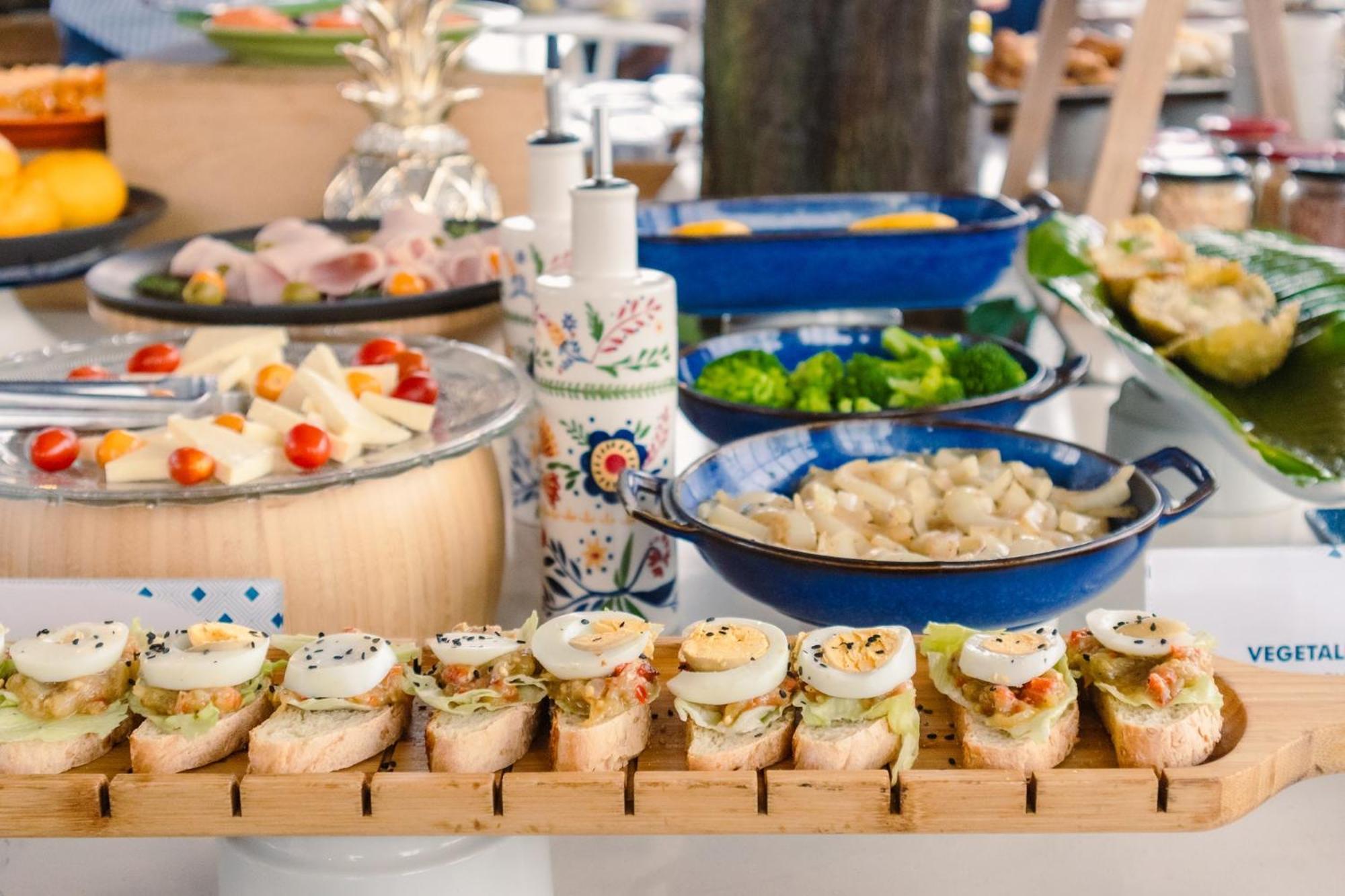 Отель Faranda Collection Barranquilla, A Member Of Radisson Individuals Барранкилья Экстерьер фото A buffet